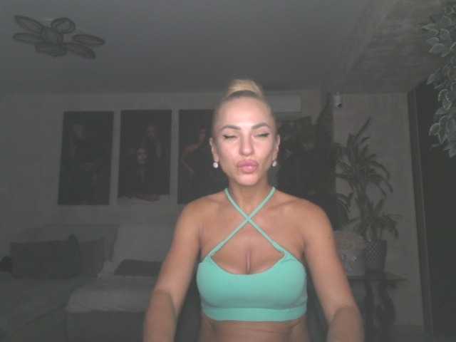 annamari1563 live webcam show