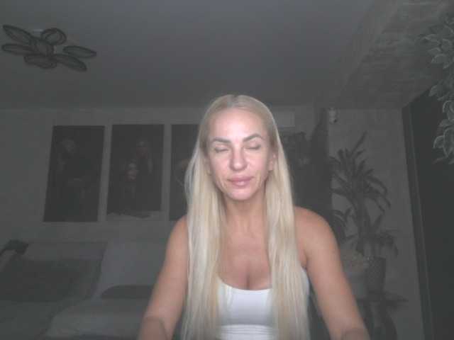 annamari1563 live cam on BongaCams