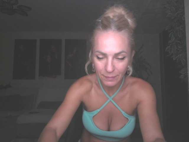 annamari1563 live webcam show