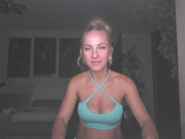 annamari1563 live webcam show
