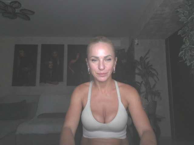annamari1563 live webcam show