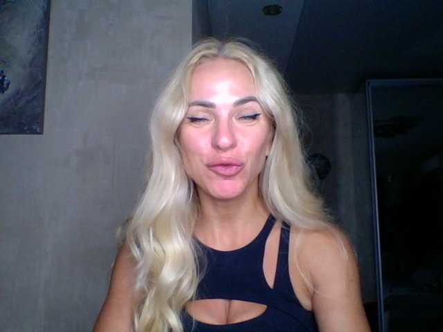 annamari1563 live cam on BongaCams