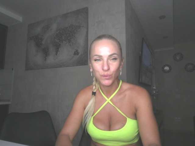 annamari1563 live cam on BongaCams