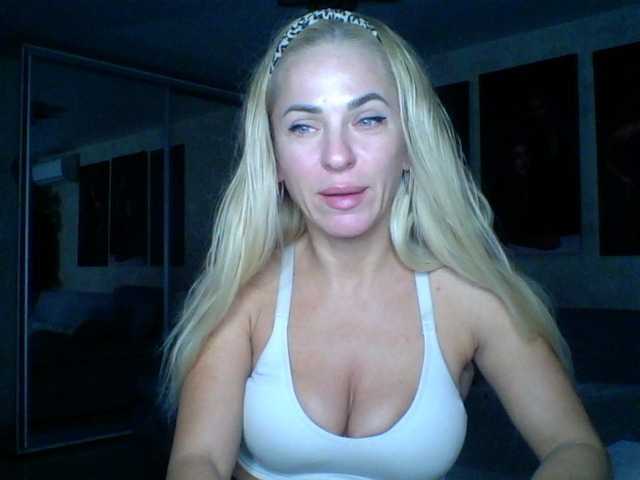 annamari1563 live cam on BongaCams
