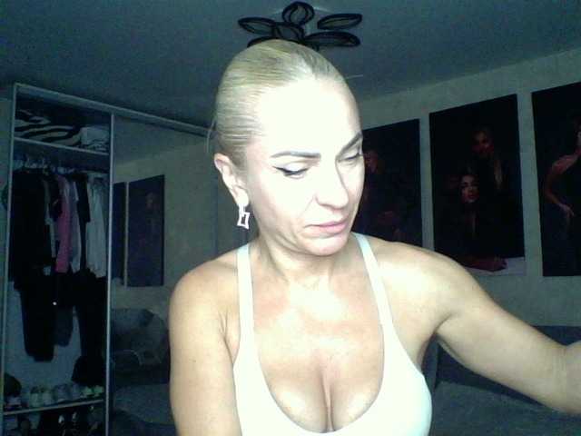 annamari1563 live cam on BongaCams