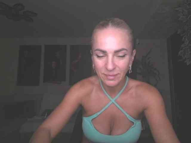 annamari1563 Live Webcam on BongaCams