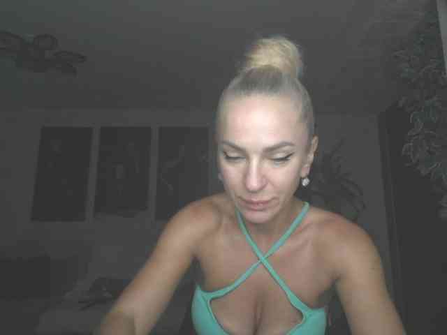 annamari1563 Live Webcam on BongaCams