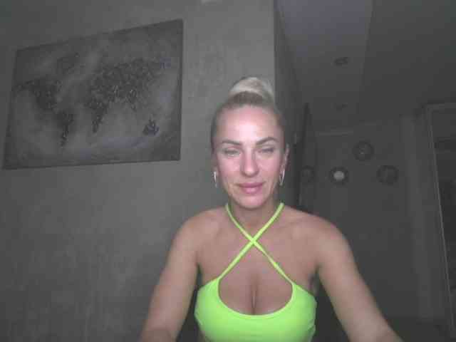 annamari1563 Live Webcam on BongaCams