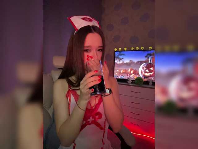 ymnichka live cam on BongaCams