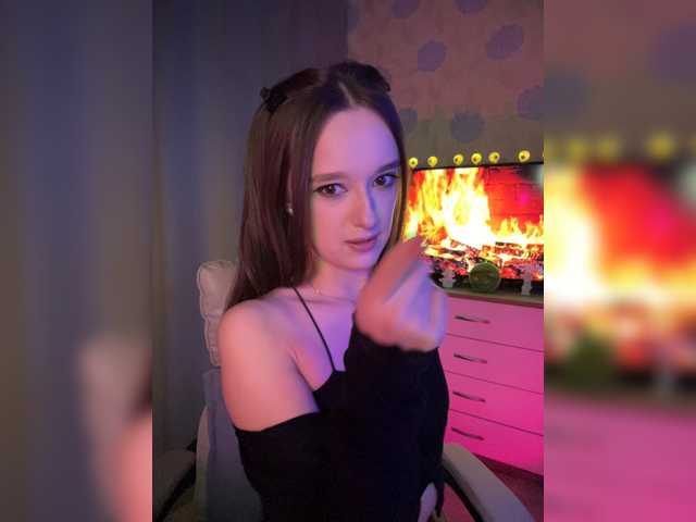 ymnichka, en directo ahora en BongaCams