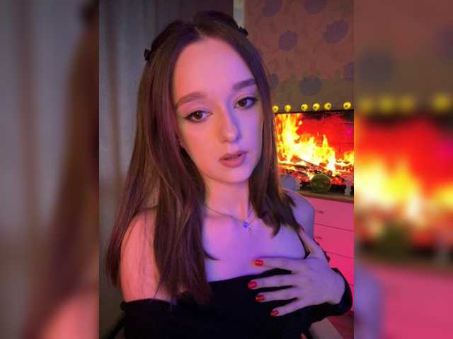 ymnichka, en directo ahora en BongaCams