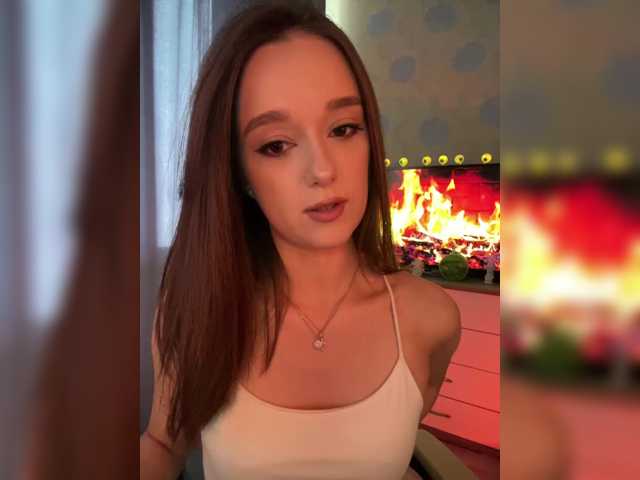 ymnichka, live now on BongaCams