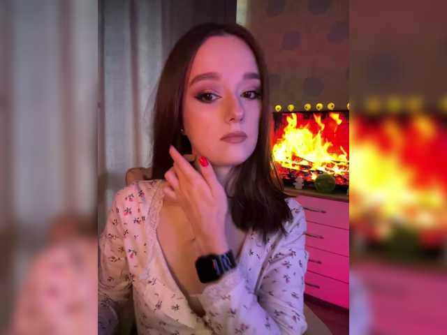 ymnichka, en directo ahora en BongaCams