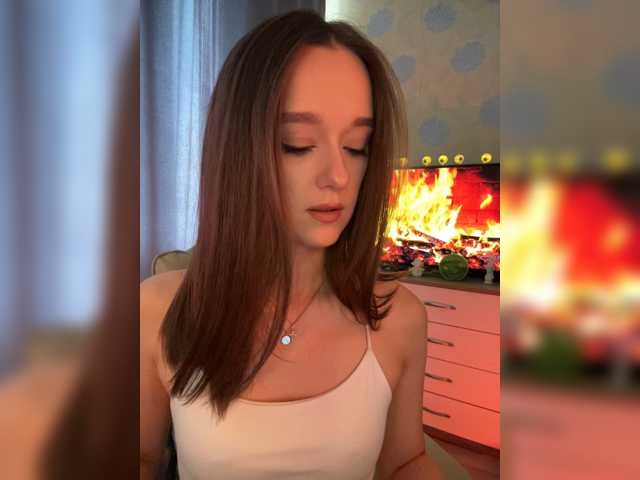 ymnichka, en directo ahora en BongaCams
