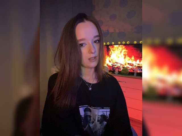 le modèle ymnichka est en webcam porno dans un show sur le site bongacams, il possède les tags suivants: White/Caucasian,Brunette,Shaved