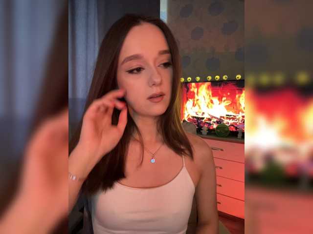 ymnichka, en directo ahora en BongaCams