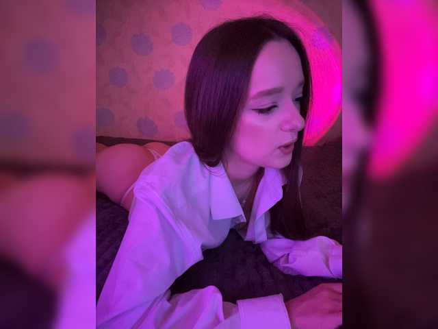 ymnichka live cam on BongaCams