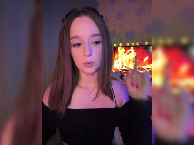 ymnichka, en directo ahora en BongaCams