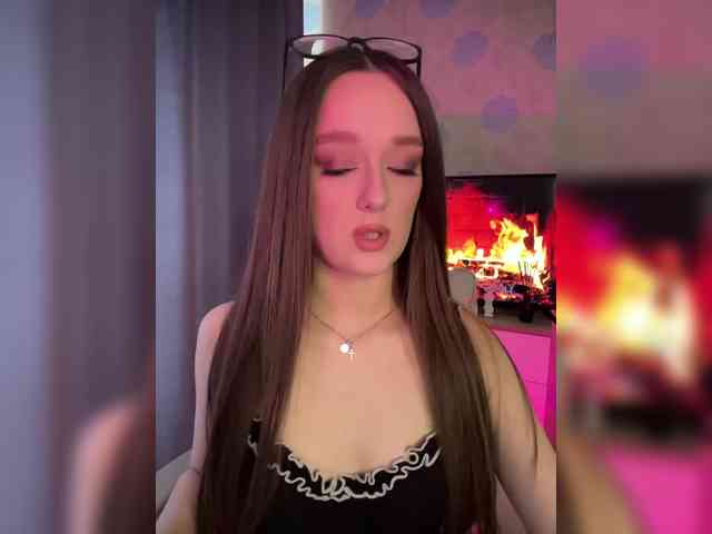 ymnichka Live Webcam on BongaCams