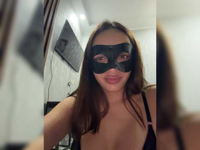 LISSAAA1 live cam on BongaCams
