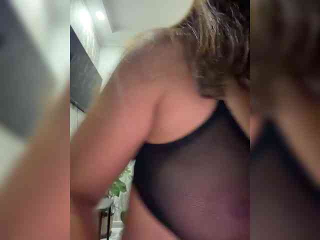AriArilove webcam