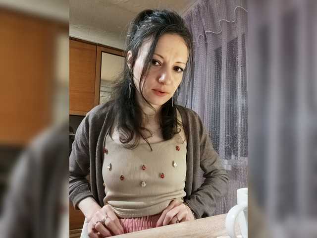 Mint-Lime's BongaCams show and profile