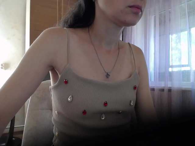 le modèle Millie est en webcam porno dans un show sur le site bongacams, il possède les tags suivants: White/Caucasian,Brunette,Hairy
