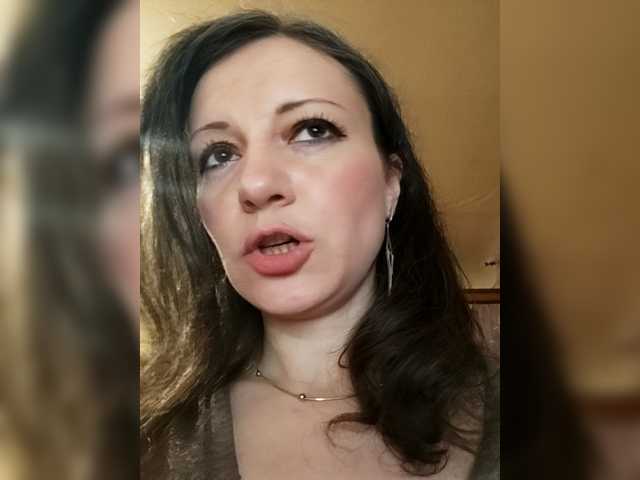 Mint-Lime's BongaCams show and profile