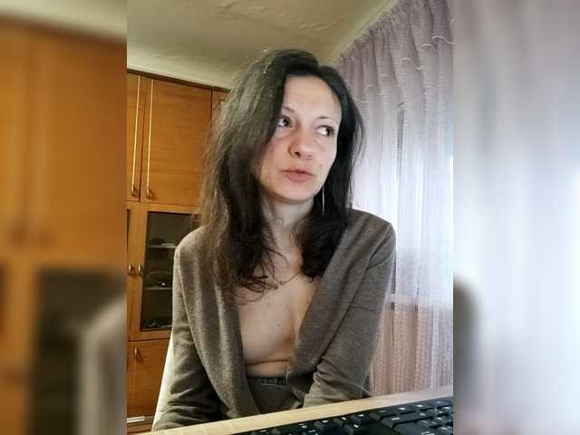 Mint-Lime's BongaCams show and profile