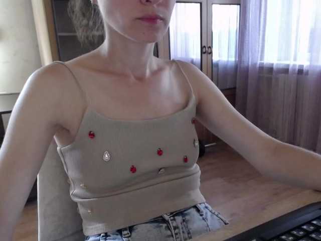 Millie live webcam show