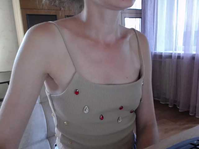 Millie live webcam show