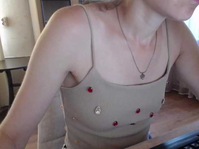 Mint-Lime live cam on BongaCams