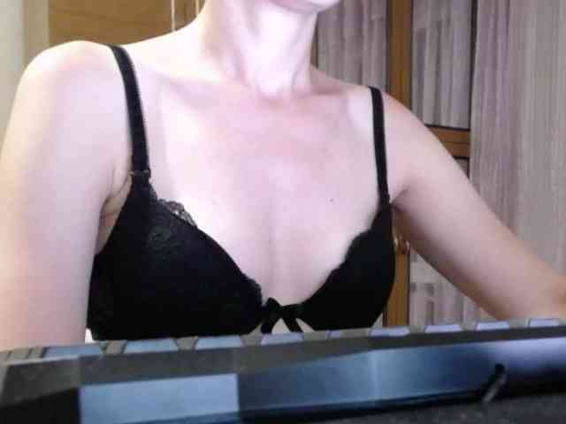 Millie webcam