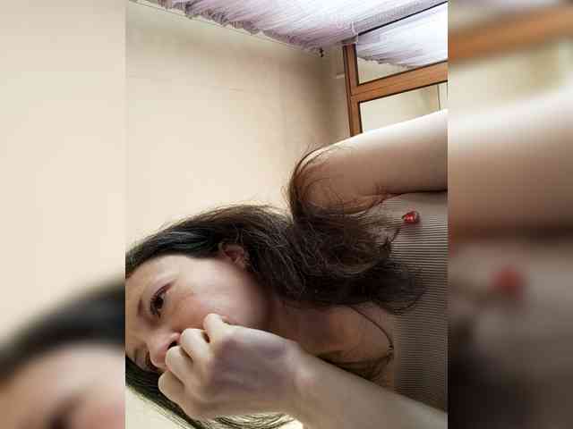 Viviennn webcam
