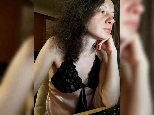 Viviennn webcam