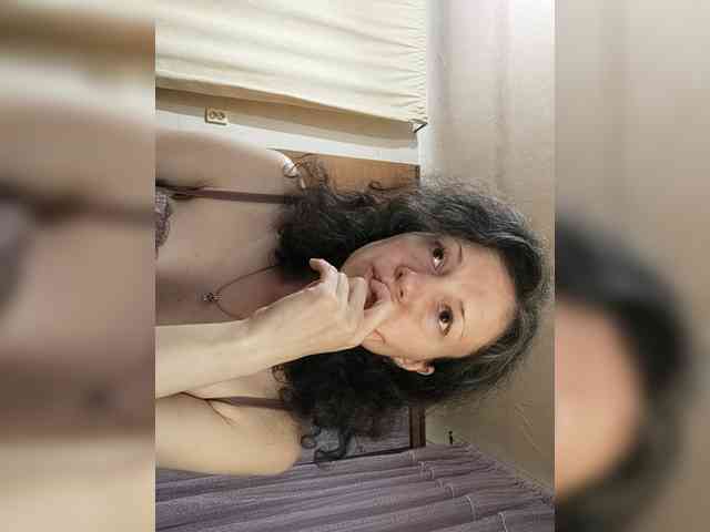 Viviennn webcam