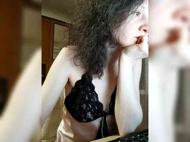 Viviennn webcam