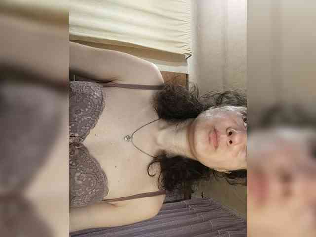 Viviennn webcam
