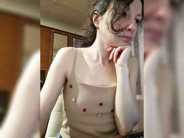 Viviennn webcam