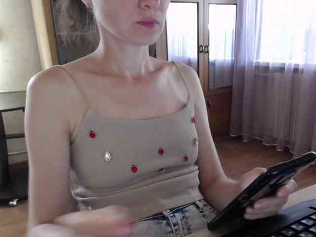 Millie webcam