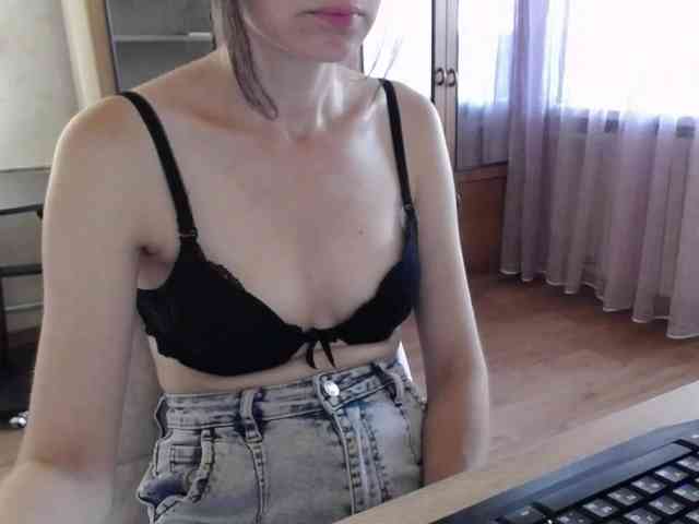 Millie webcam