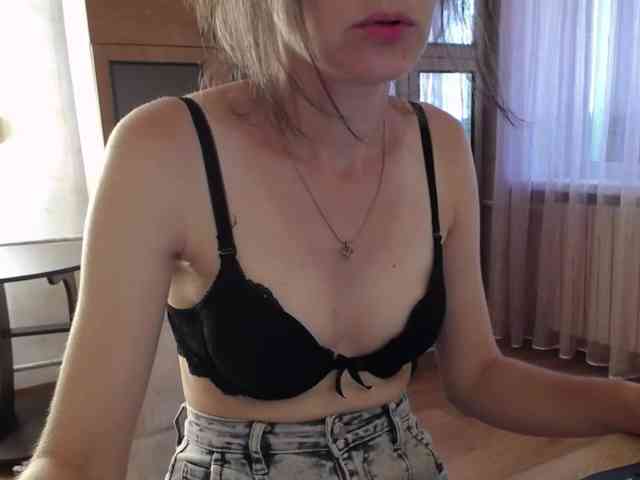Millie webcam