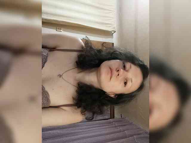 Viviennn webcam