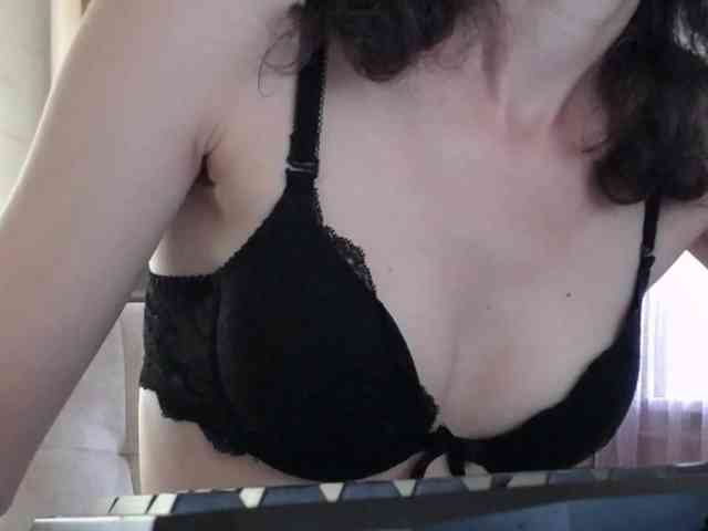 Millie webcam