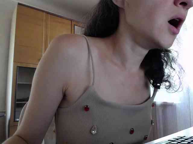 Millie webcam