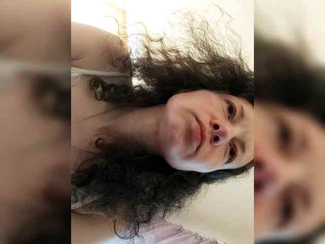Viviennn webcam