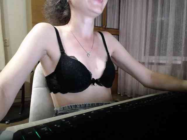 Millie webcam