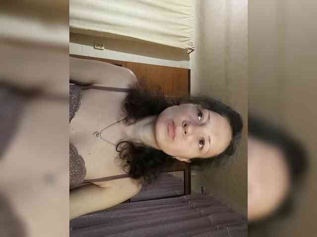Viviennn webcam
