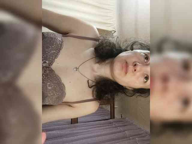 Viviennn webcam