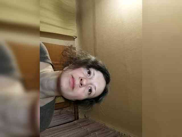 Viviennn webcam